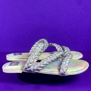 DV‎ Dolce Vita Girls Silver Metallic Braided Flip-Flops Shoe Size 4-NEW